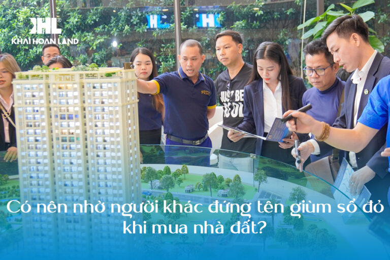 Có nên nhờ người khác đứng tên giùm sổ đỏ