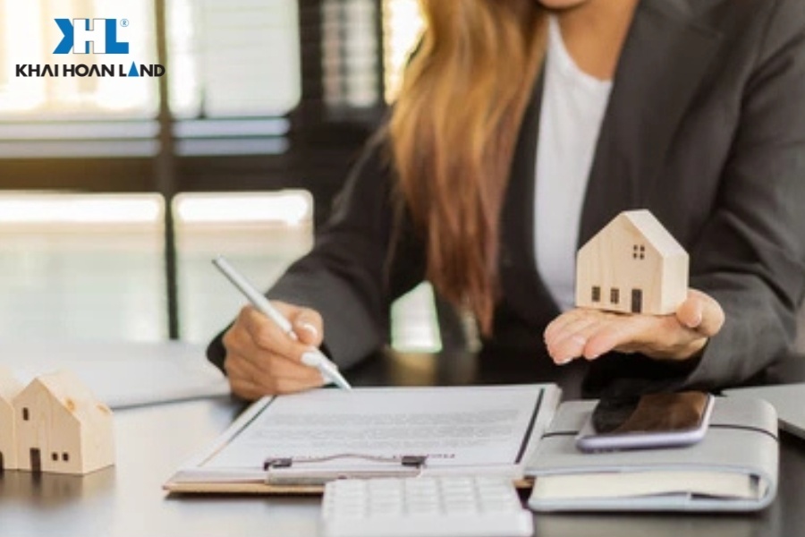 Đọc kỹ các điều khoản bên trong hợp đồng mua bán